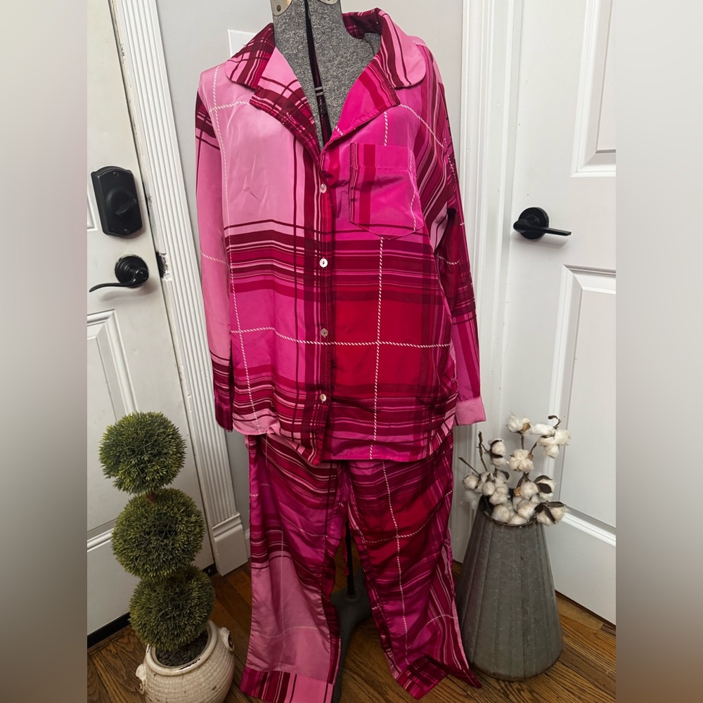 Women’s Buddy Love Pink Plaid Pajamas size Medium